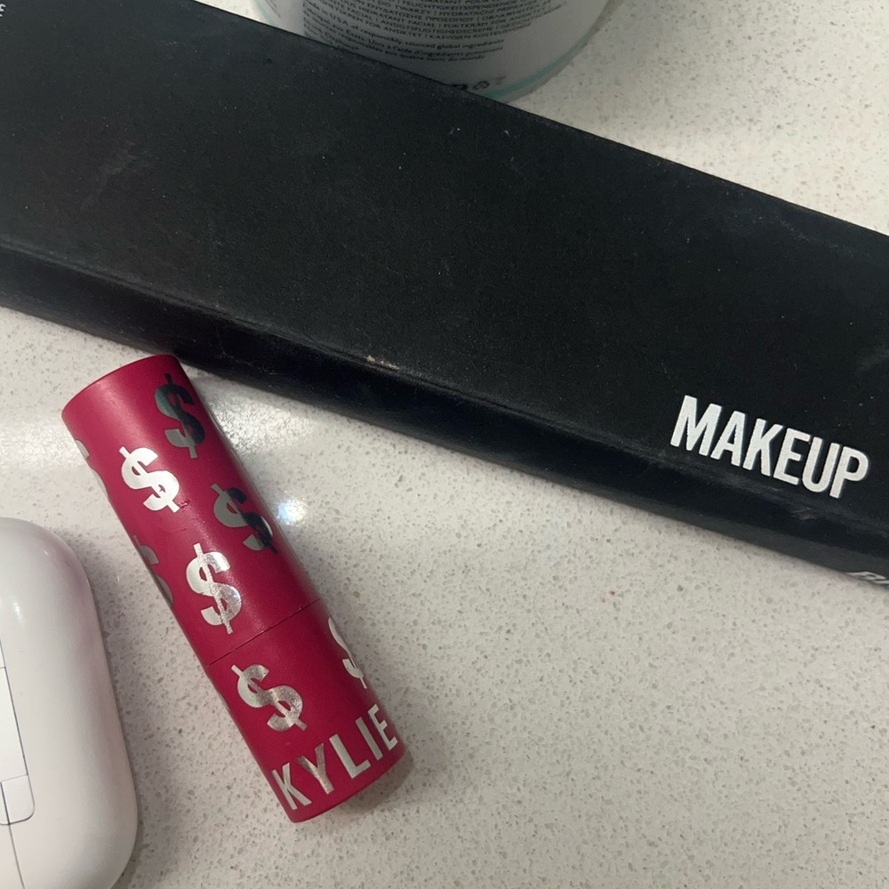 KYLIE | Mama Boss Lipstick